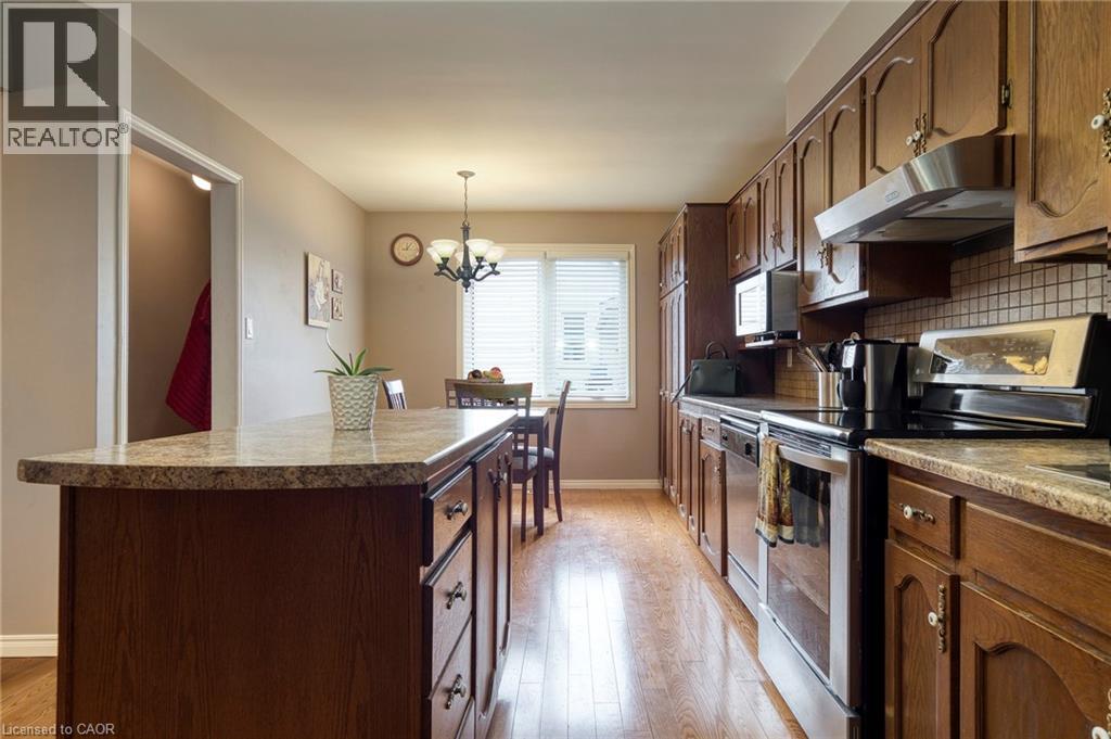 108 Queensway Drive, St. Jacobs, Ontario  N3B 2T5 - Photo 8 - 40821912