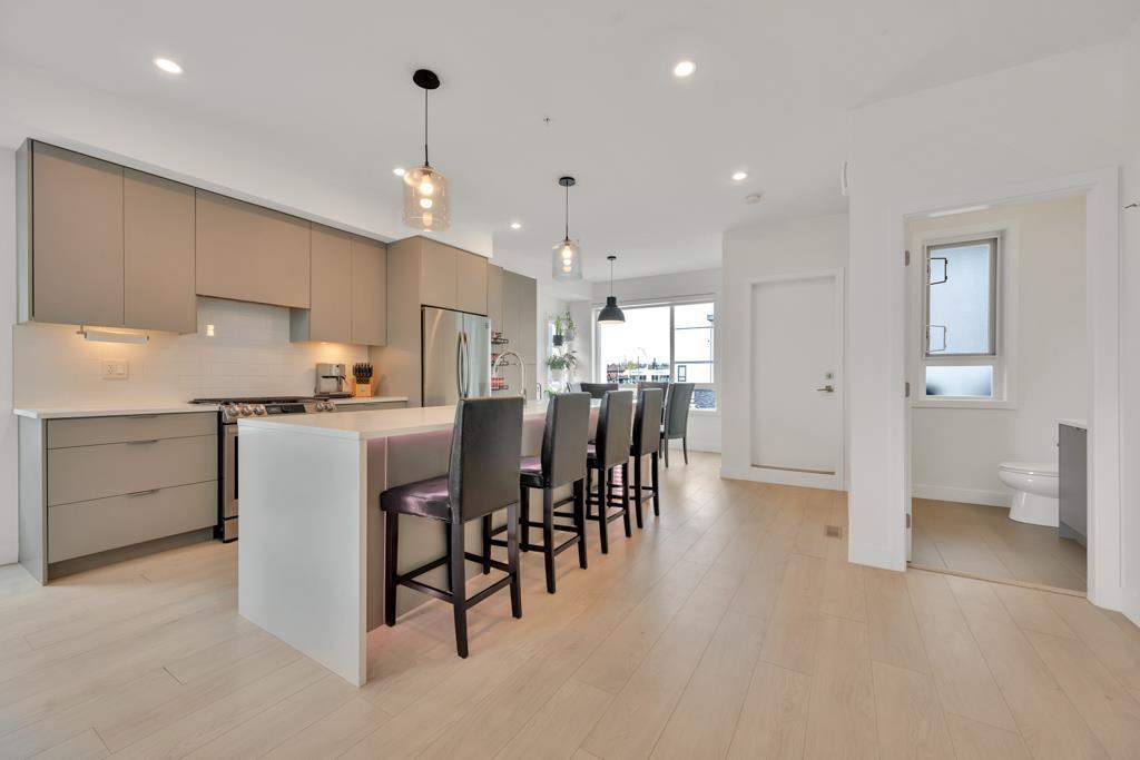 22 19628 55a Avenue, Langley, British Columbia  V3A 0M6 - Photo 2 - R3113177