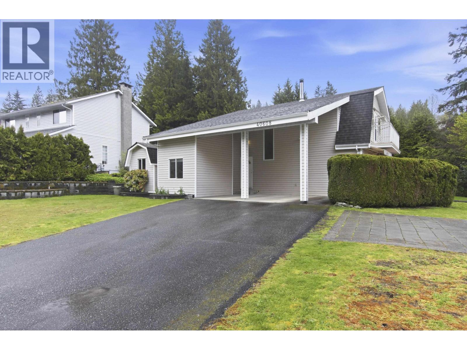 40608 N HIGHLANDS WAY, Squamish, British Columbia