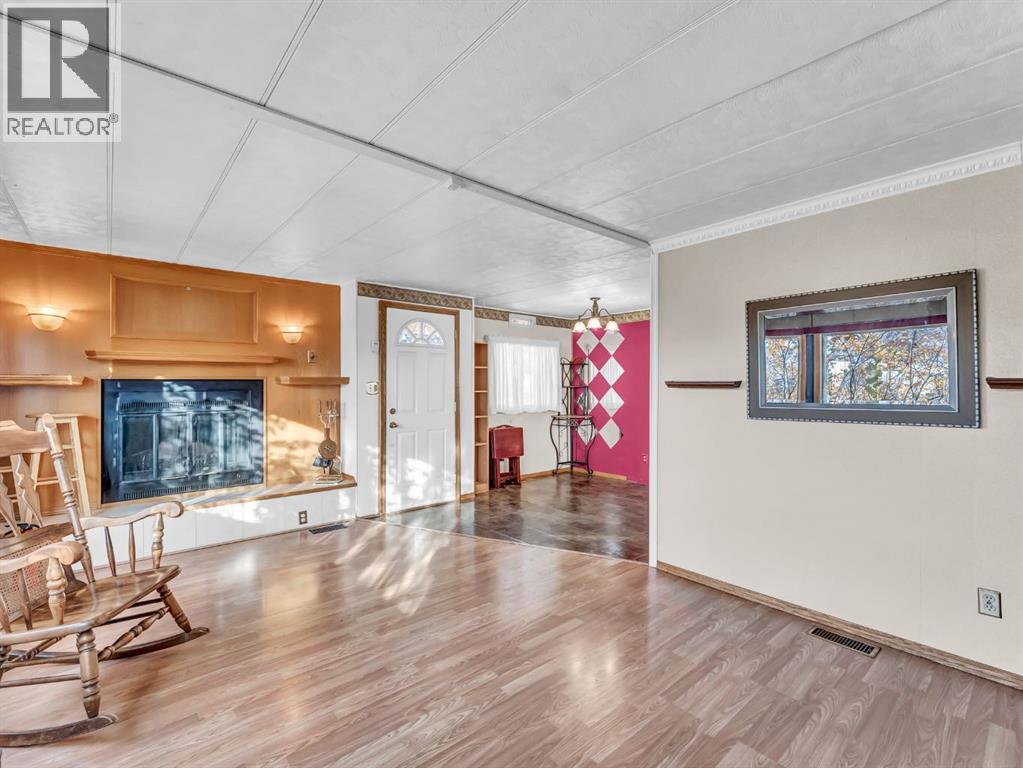 93, 4000 13 Avenue SE, Medicine Hat, Alberta  T1B 1J3 - Photo 6 - A2282205