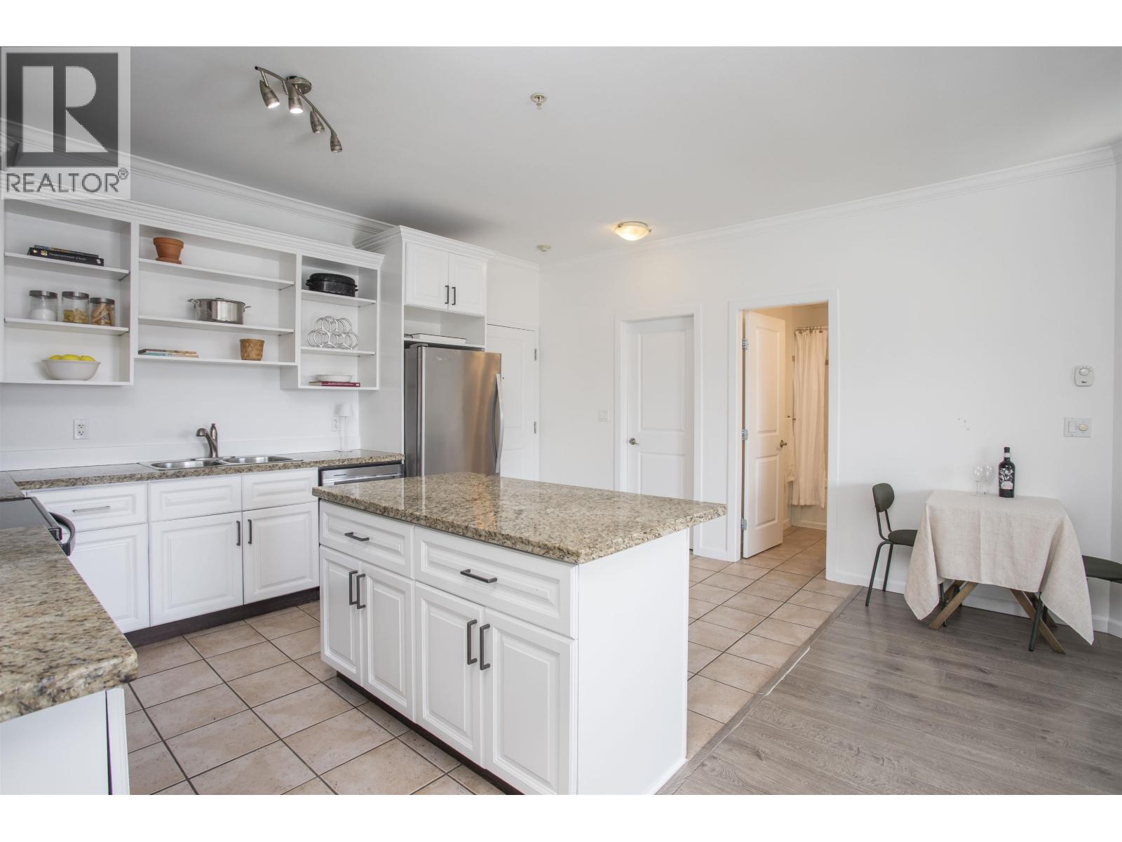 302 22363 Selkirk Avenue, Maple Ridge, British Columbia  V2X 2X6 - Photo 14 - R3107284