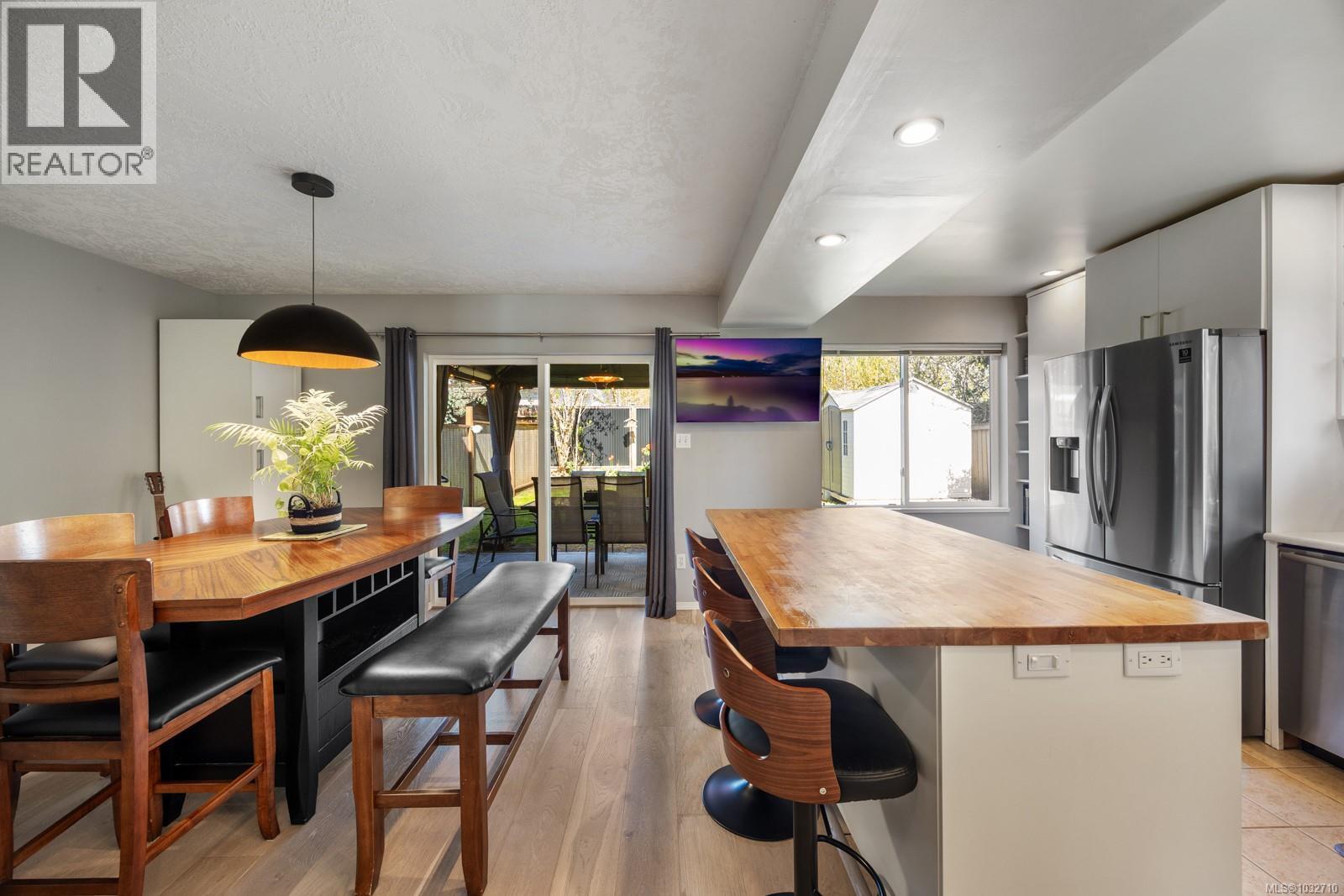 B 2425 1st St, Courtenay, British Columbia  V9N 8X9 - Photo 10 - 1032710