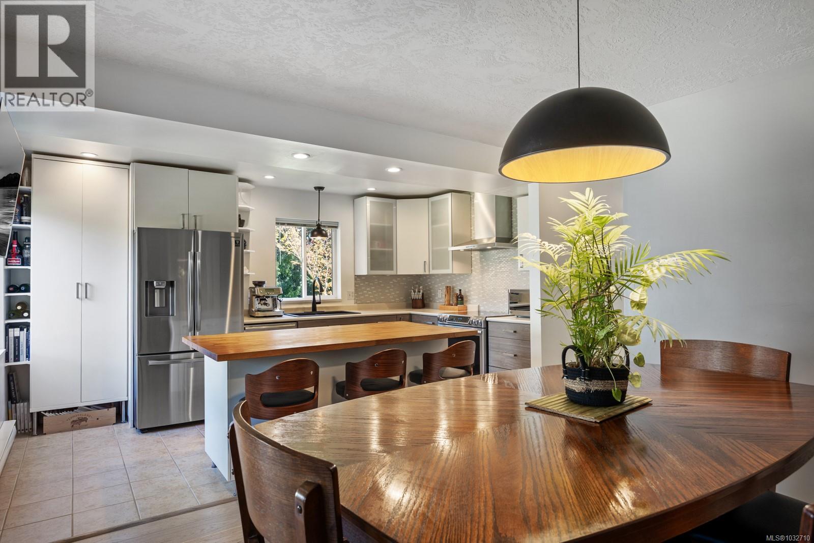 B 2425 1st St, Courtenay, British Columbia  V9N 8X9 - Photo 16 - 1032710