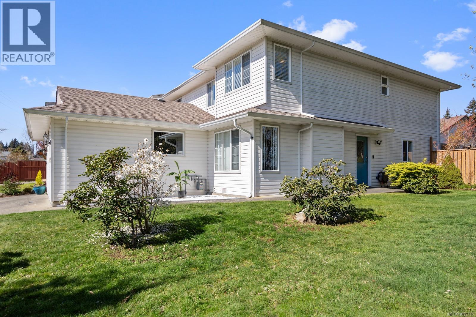 B 2425 1st St, Courtenay, British Columbia  V9N 8X9 - Photo 2 - 1032710