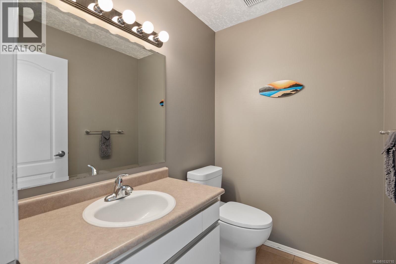 B 2425 1st St, Courtenay, British Columbia  V9N 8X9 - Photo 21 - 1032710