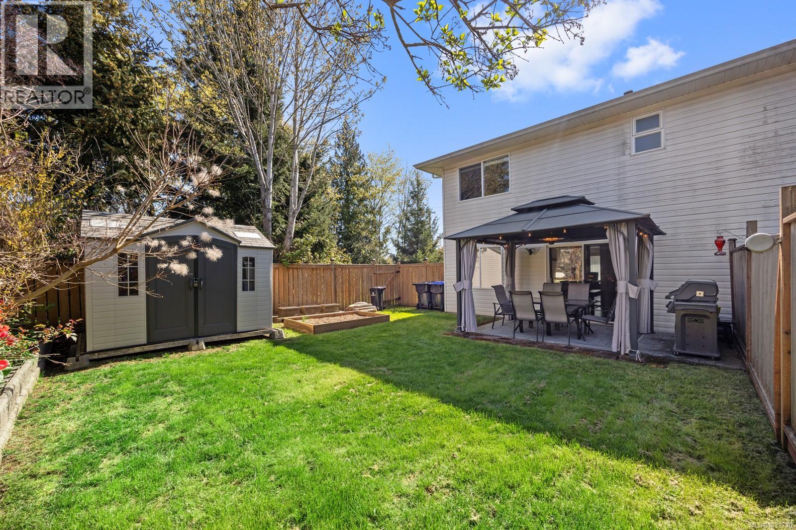 B 2425 1st St, Courtenay, British Columbia  V9N 8X9 - Photo 33 - 1032710