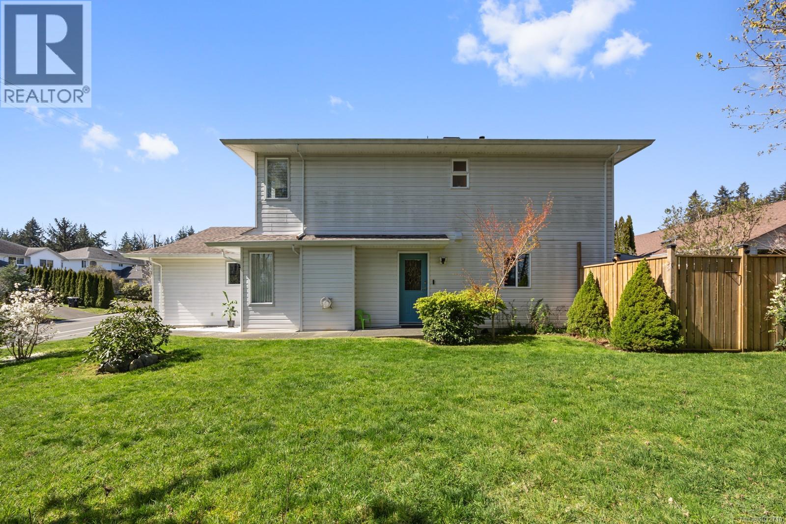 B 2425 1st St, Courtenay, British Columbia  V9N 8X9 - Photo 35 - 1032710