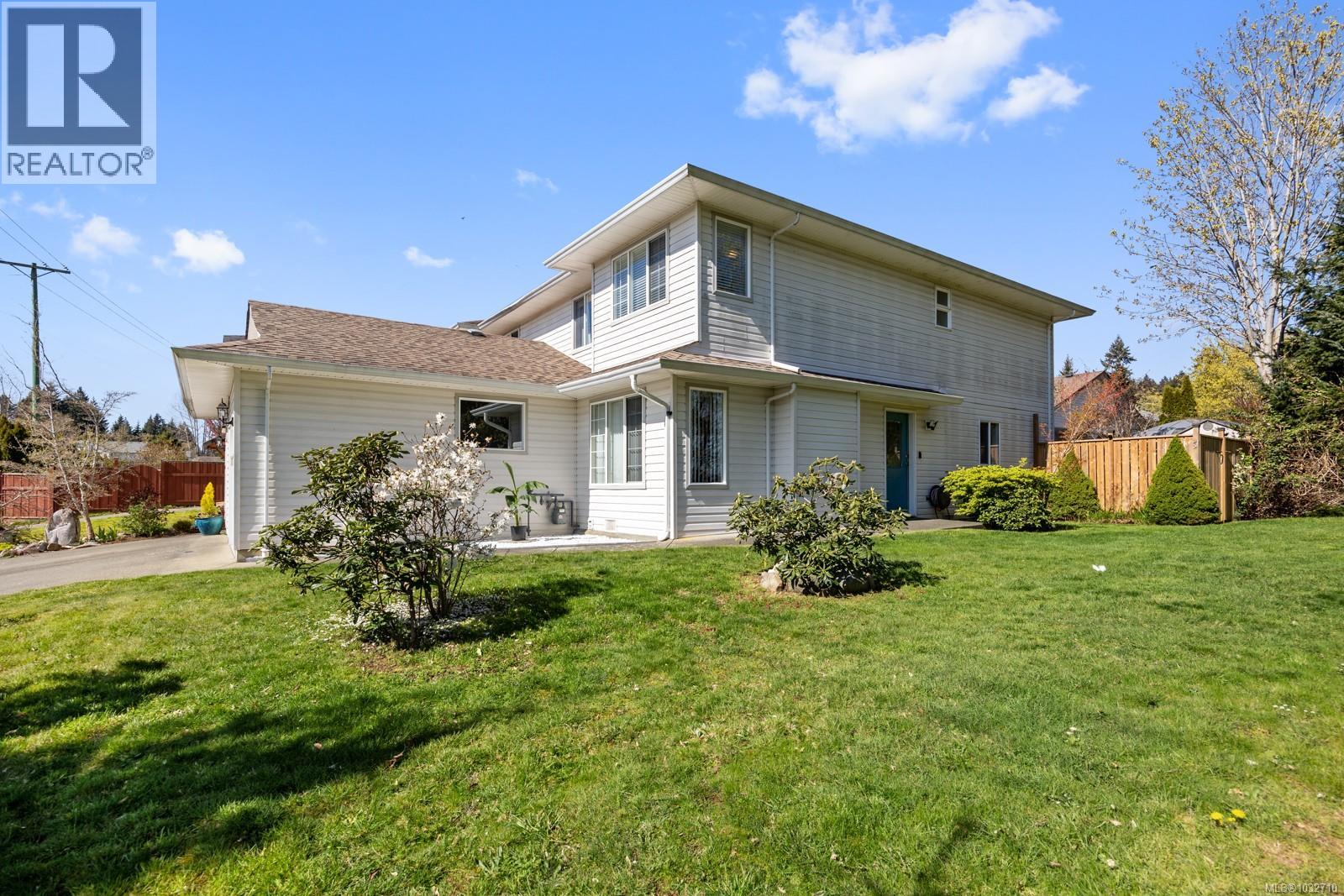 B 2425 1st St, Courtenay, British Columbia  V9N 8X9 - Photo 37 - 1032710