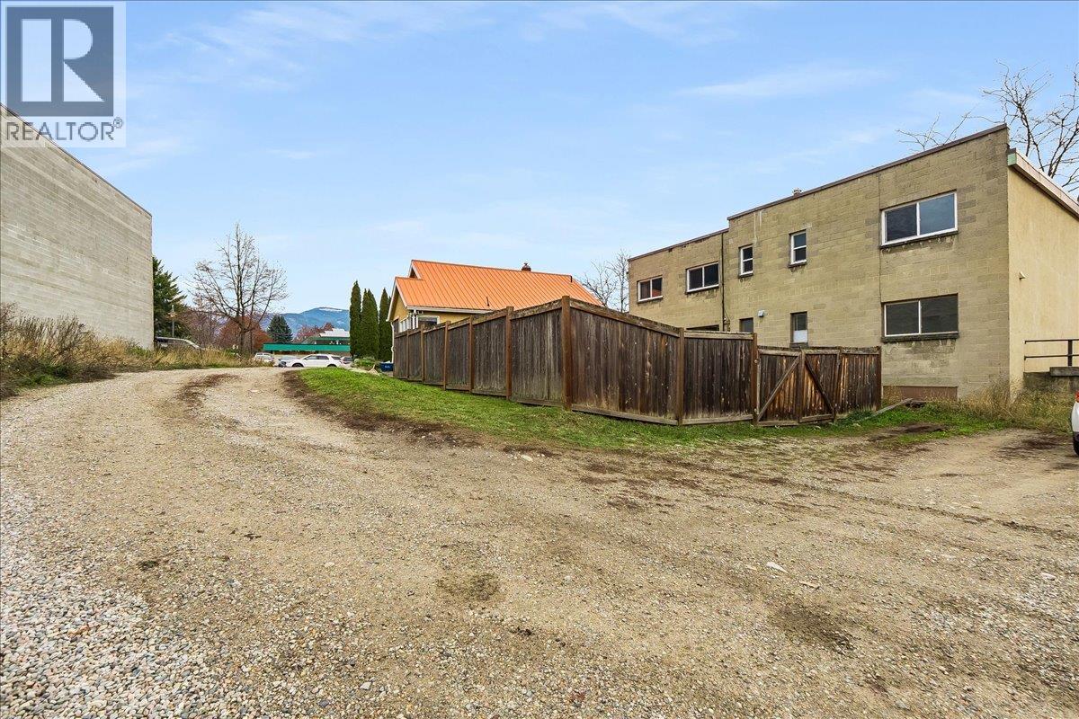 214 11th Avenue, Castlegar, British Columbia  V1N 1J2 - Photo 70 - 10348114