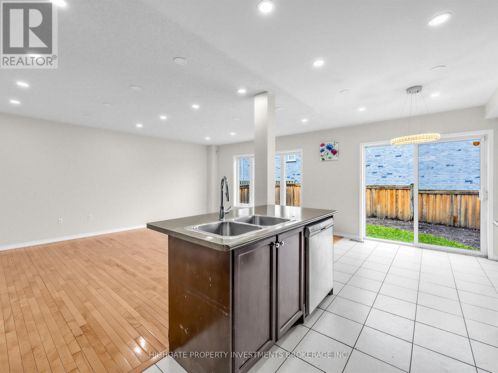 9 Barnham Street, Ajax, Ontario  L1Z 0M5 - Photo 10 - E13027622