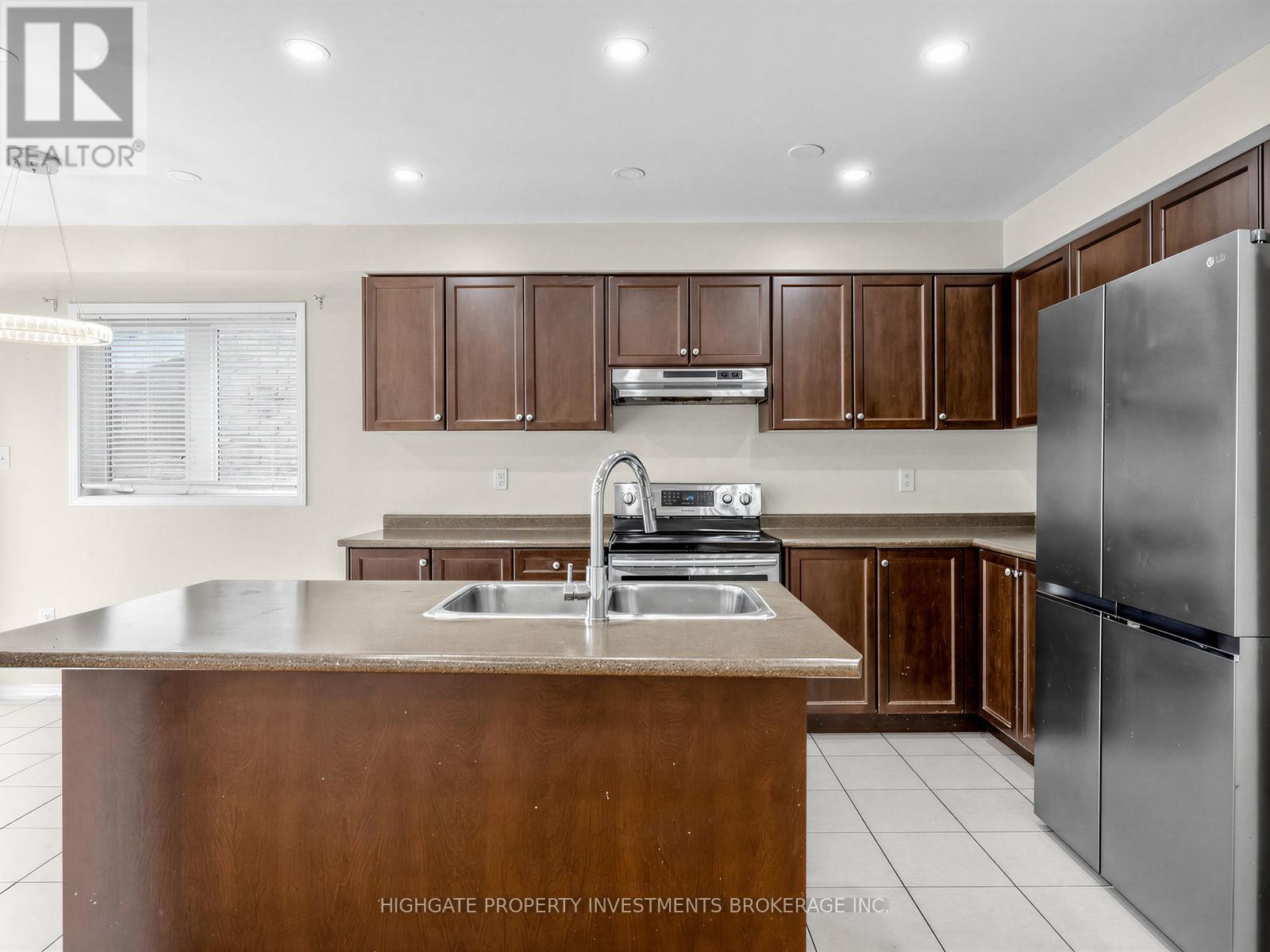 9 Barnham Street, Ajax, Ontario  L1Z 0M5 - Photo 12 - E13027622