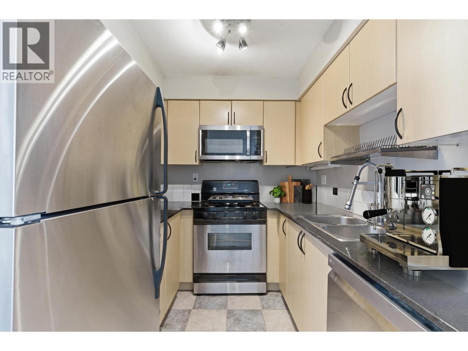 2705 63 Keefer Place, Vancouver, British Columbia  V6B 6N6 - Photo 2 - R3114282