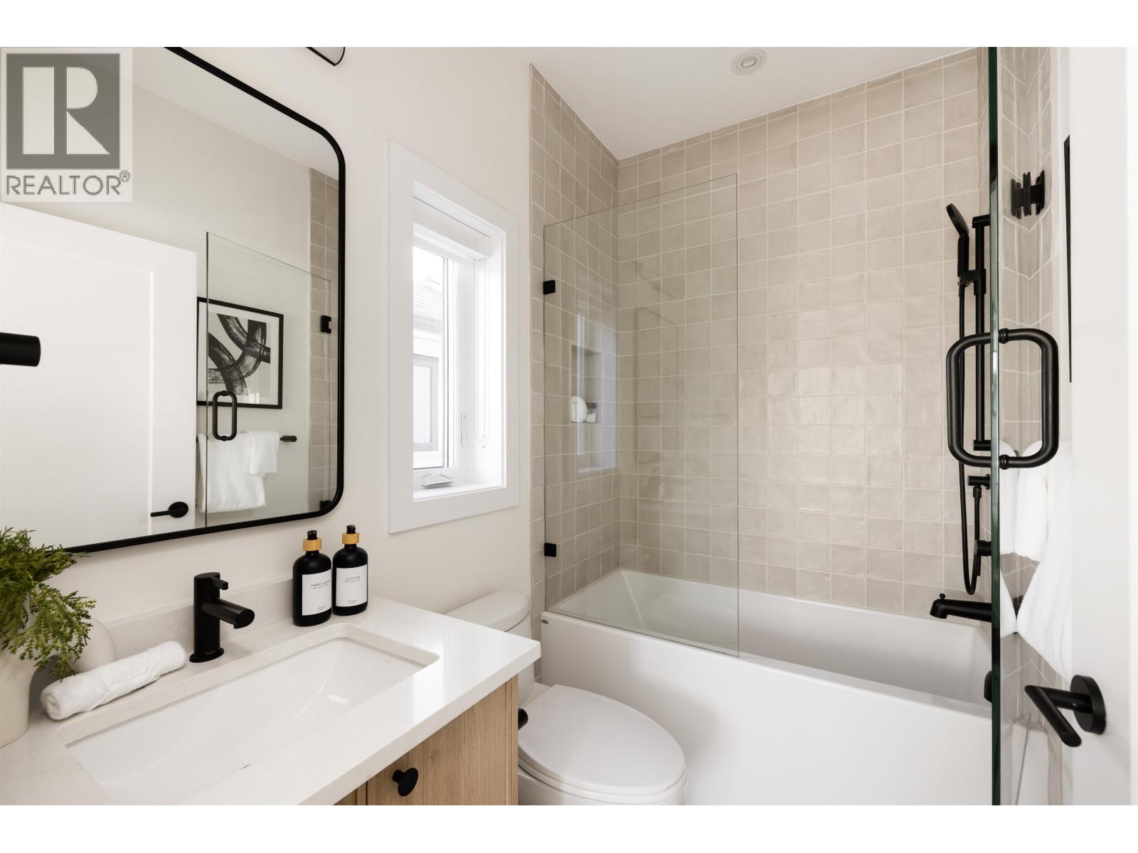 1 3141 E 19 Avenue, Vancouver, British Columbia  V5M 2T2 - Photo 19 - R3114299