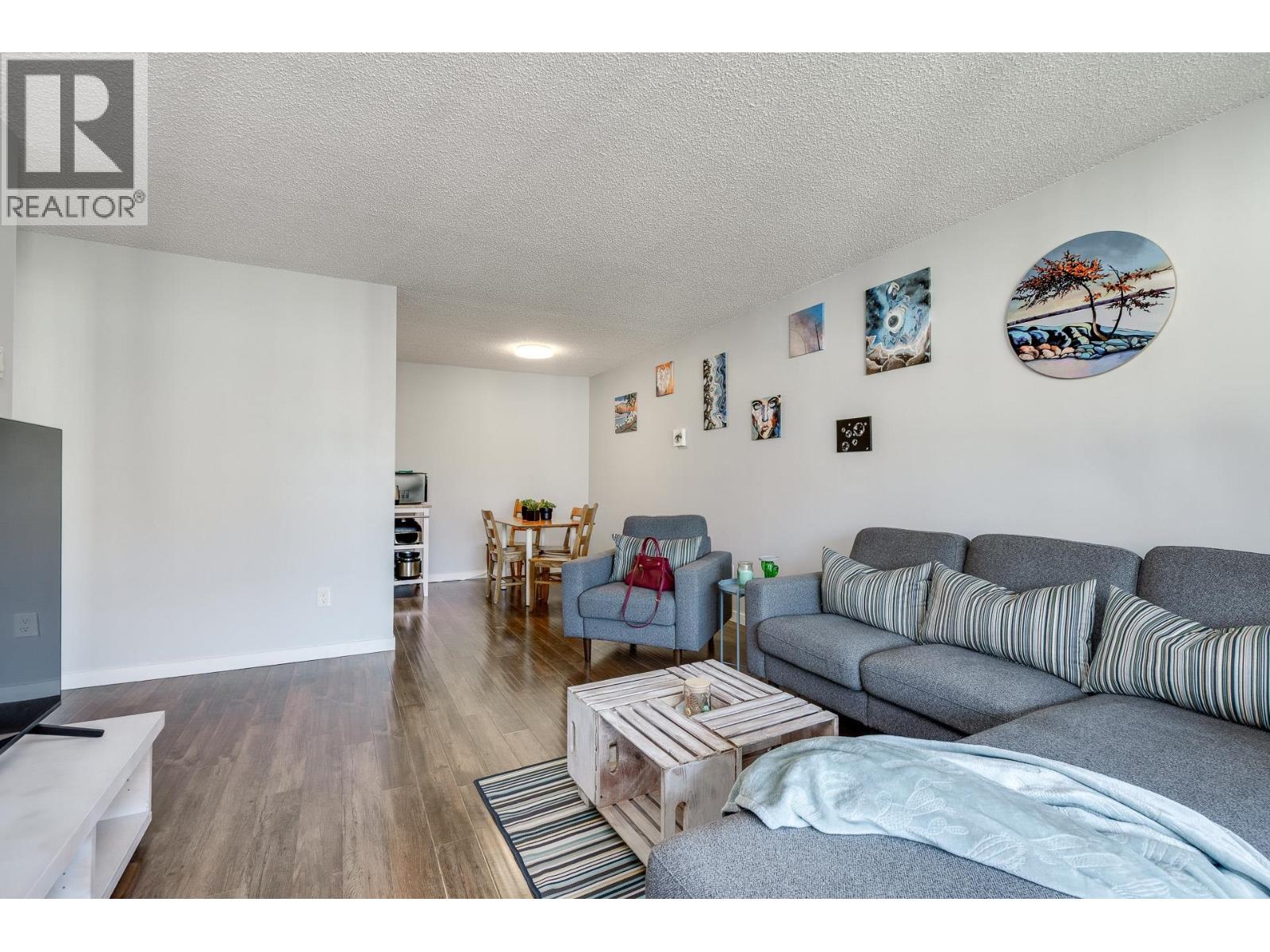 365 Ginger Drive, New Westminster, British Columbia  V3L 5L5 - Photo 3 - R3114308