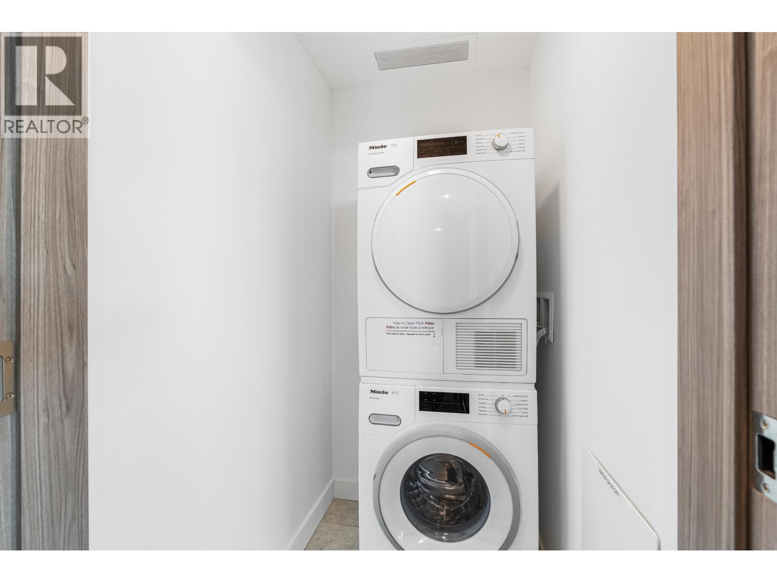 1584 87 Nelson Street, Vancouver, British Columbia  V6Z 0E8 - Photo 18 - R3114311