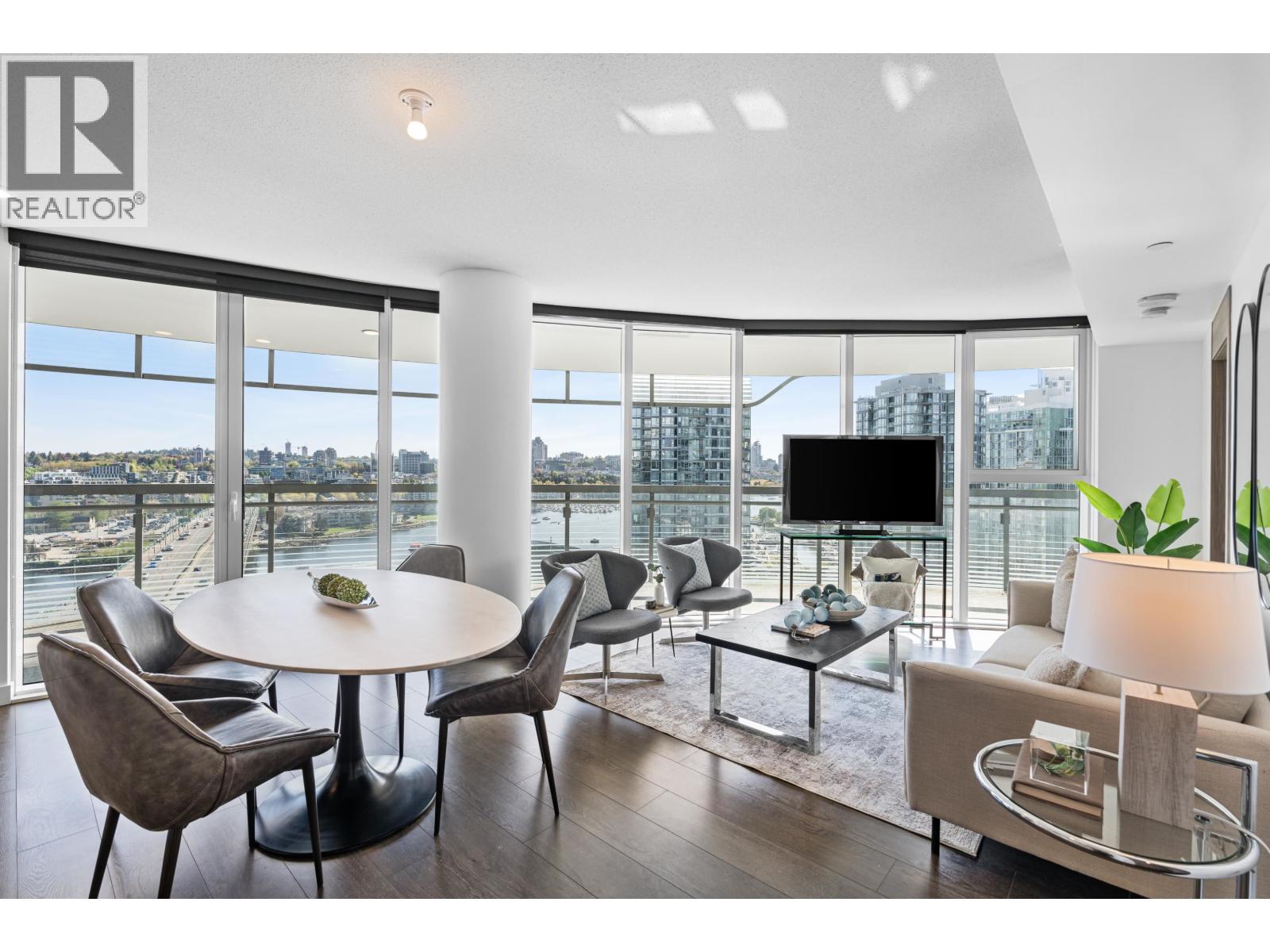 1584 87 Nelson Street, Vancouver, British Columbia  V6Z 0E8 - Photo 2 - R3114311