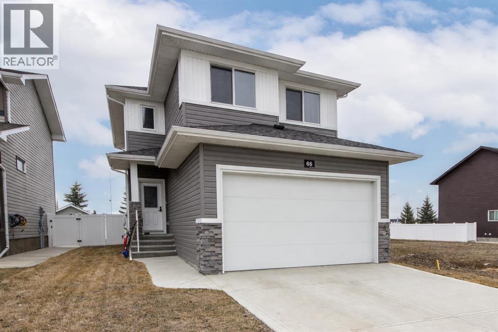 66 Henderson Crescent, Penhold, Alberta  T0M 1R0 - Photo 1 - A2290633