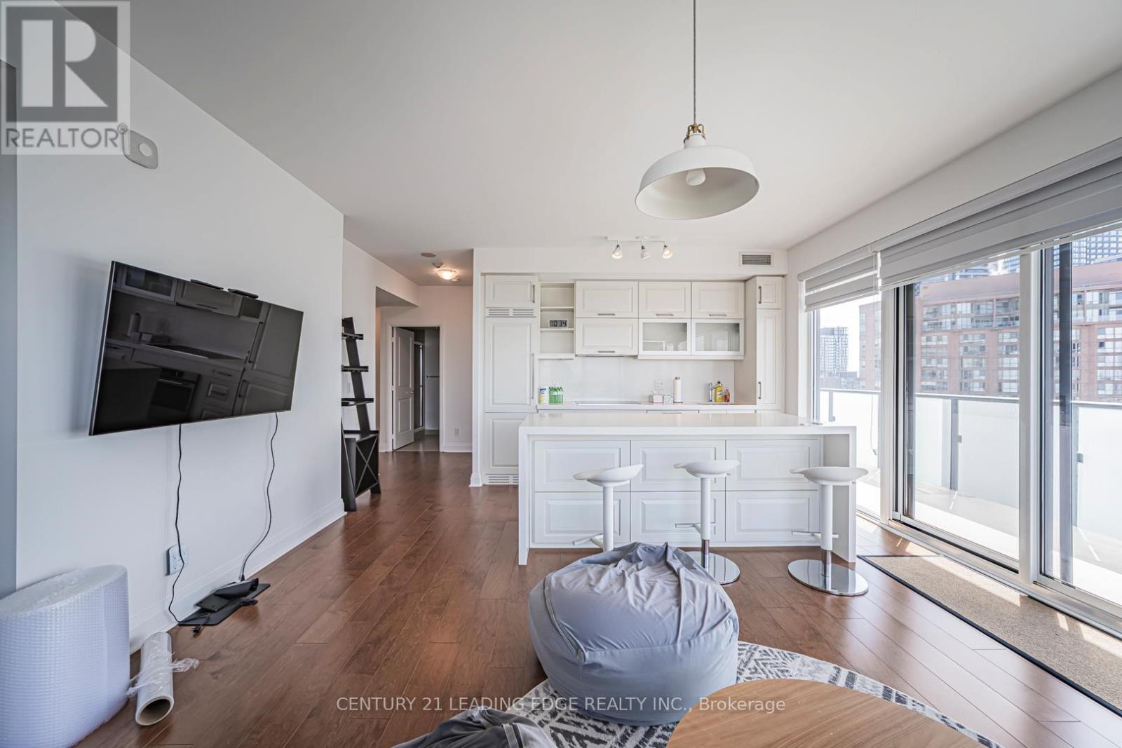 2104 - 1080 Bay Street, Toronto, Ontario  M5S 0A5 - Photo 10 - C13024554