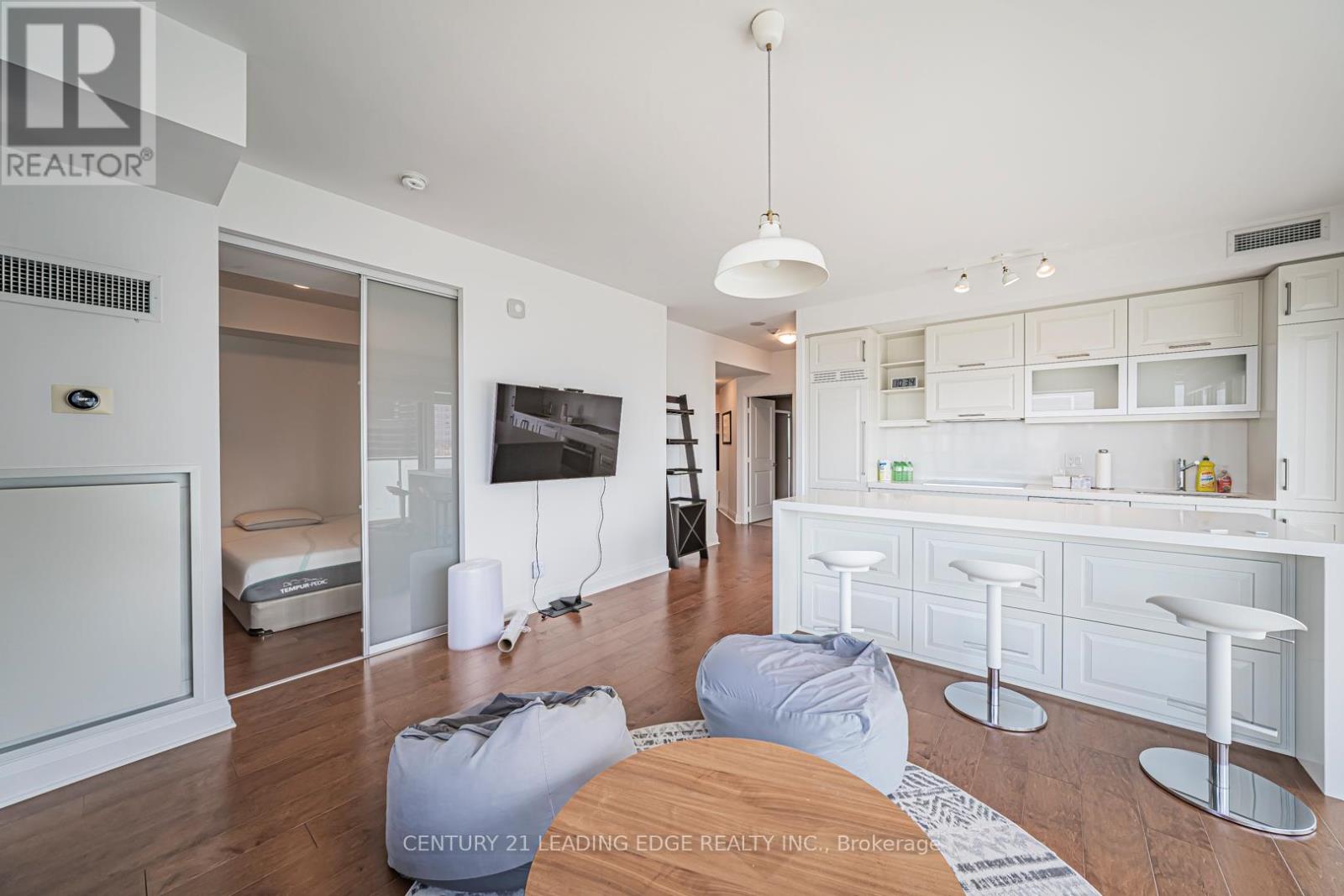 2104 - 1080 Bay Street, Toronto, Ontario  M5S 0A5 - Photo 11 - C13024554