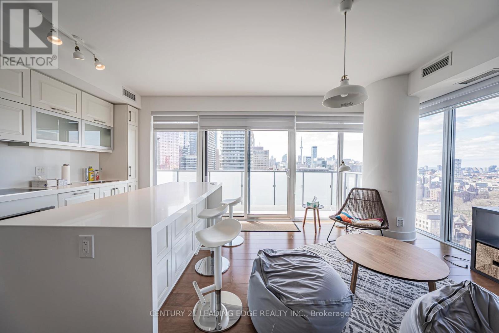 2104 - 1080 Bay Street, Toronto, Ontario  M5S 0A5 - Photo 12 - C13024554