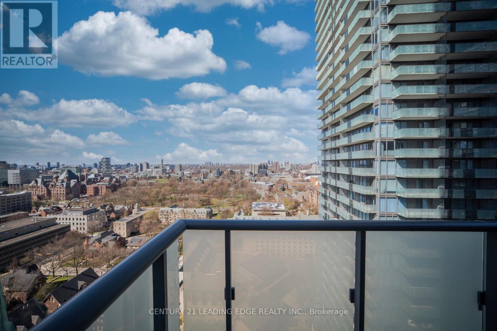 2104 - 1080 Bay Street, Toronto, Ontario  M5S 0A5 - Photo 2 - C13024554