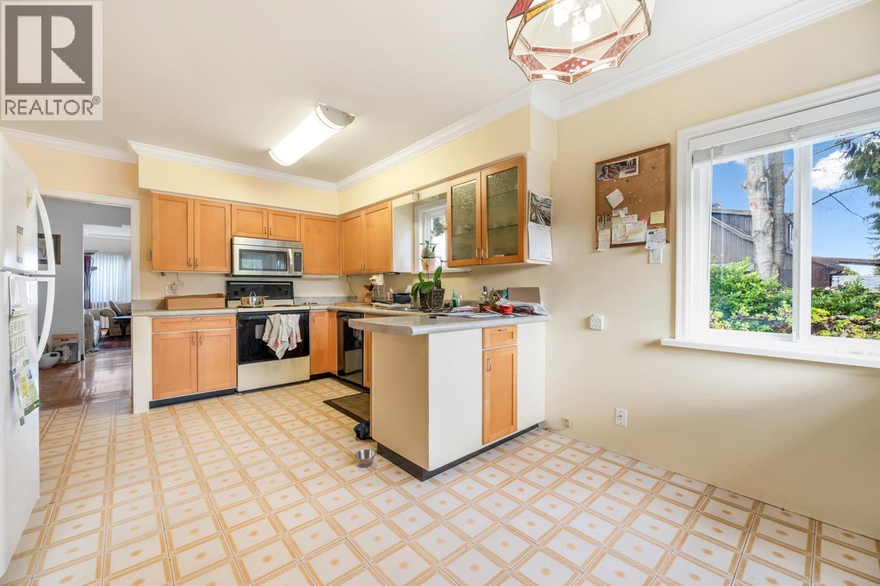 5432 Laurel Street, Burnaby, British Columbia  V5G 1N2 - Photo 12 - R3112237