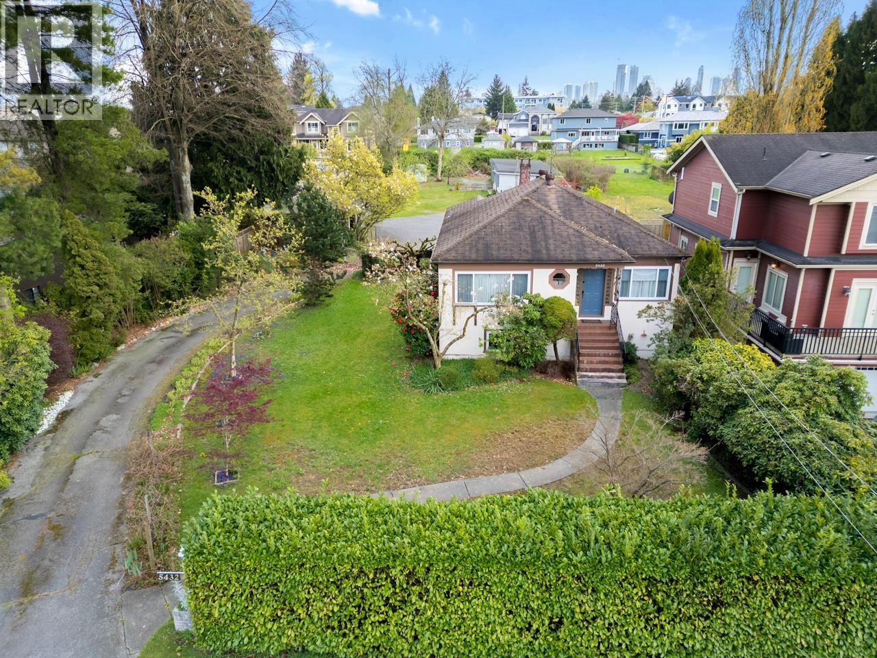 5432 Laurel Street, Burnaby, British Columbia  V5G 1N2 - Photo 8 - R3112237