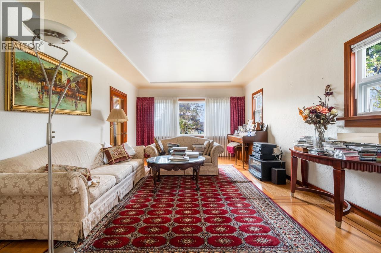 5432 Laurel Street, Burnaby, British Columbia  V5G 1N2 - Photo 9 - R3112237