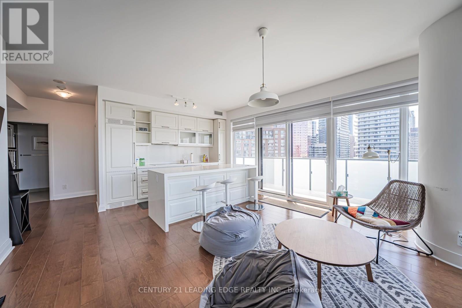 2104 - 1080 Bay Street, Toronto, Ontario  M5S 0A5 - Photo 9 - C13024554