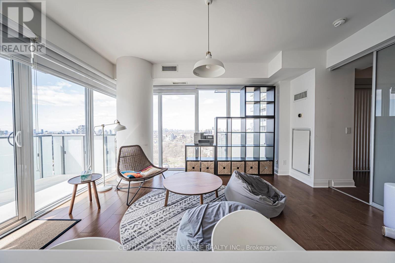 2104 - 1080 Bay Street, Toronto, Ontario  M5S 0A5 - Photo 8 - C13024554