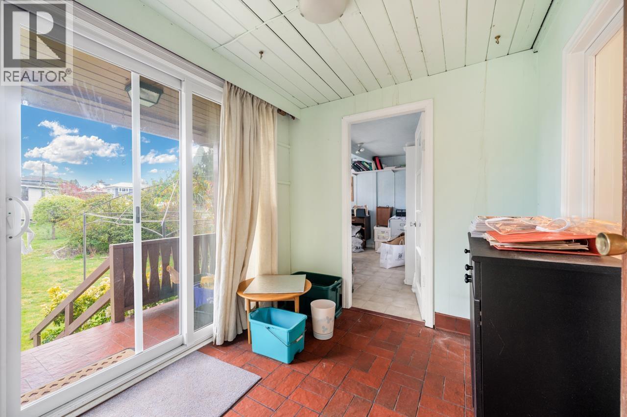 5432 Laurel Street, Burnaby, British Columbia  V5G 1N2 - Photo 14 - R3112237