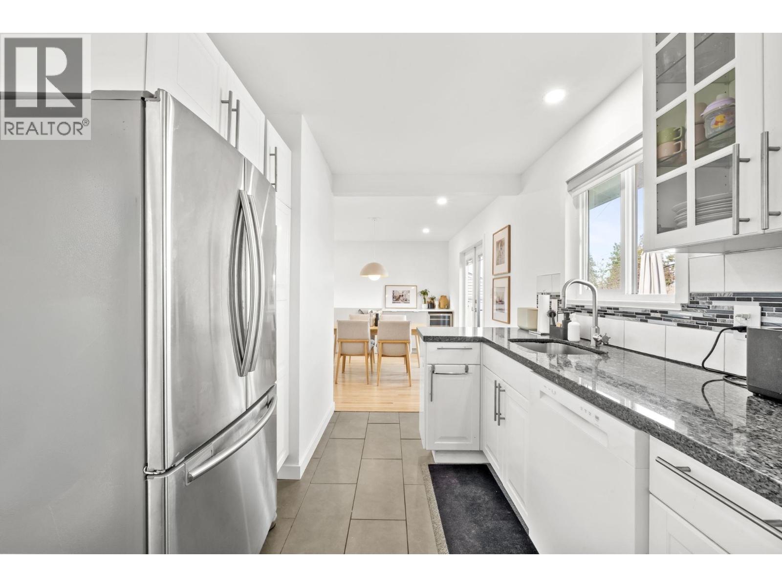 5111 Laurel Street, Burnaby, British Columbia  V5G 1M8 - Photo 11 - R3114303