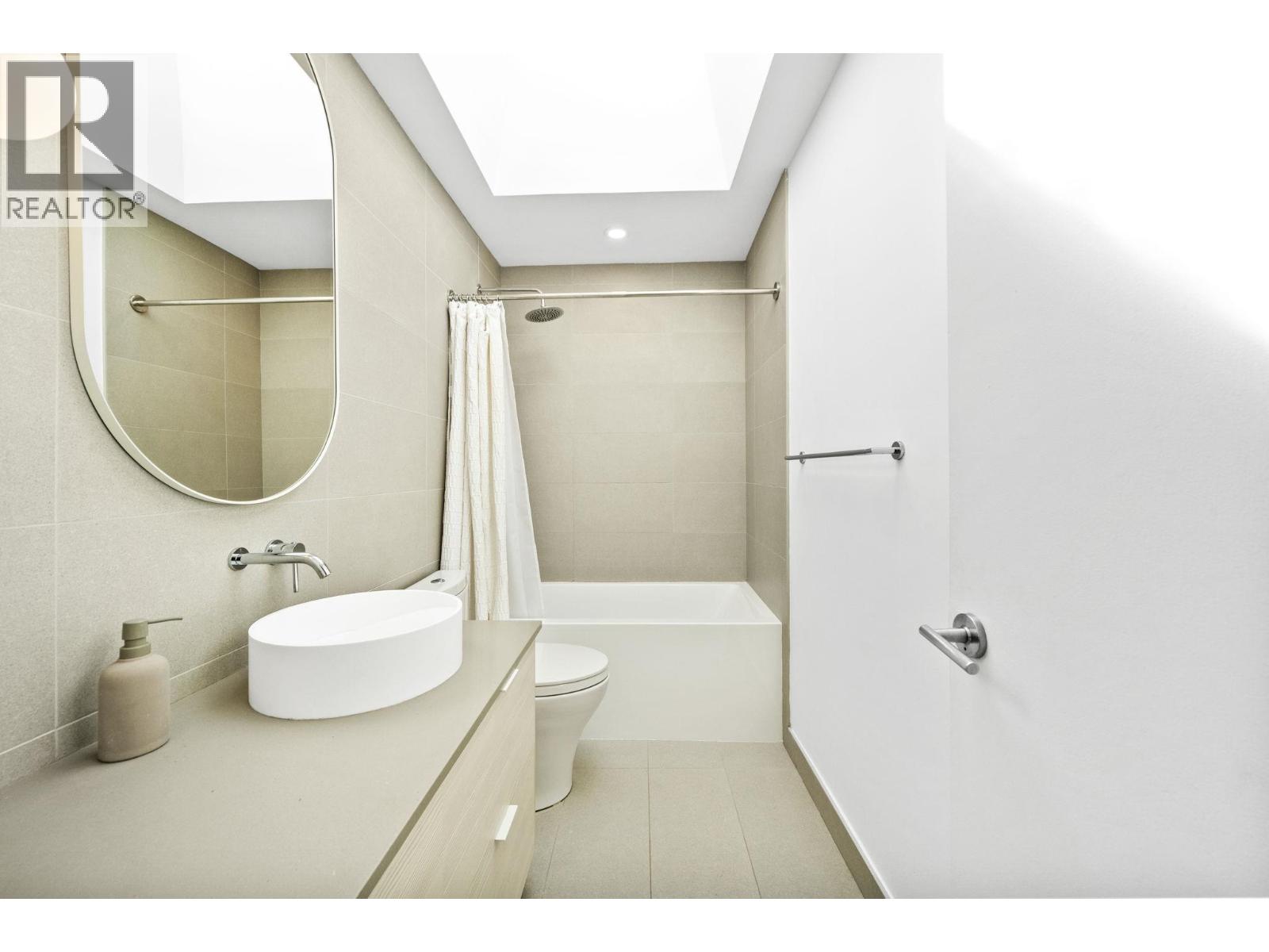 5111 Laurel Street, Burnaby, British Columbia  V5G 1M8 - Photo 17 - R3114303