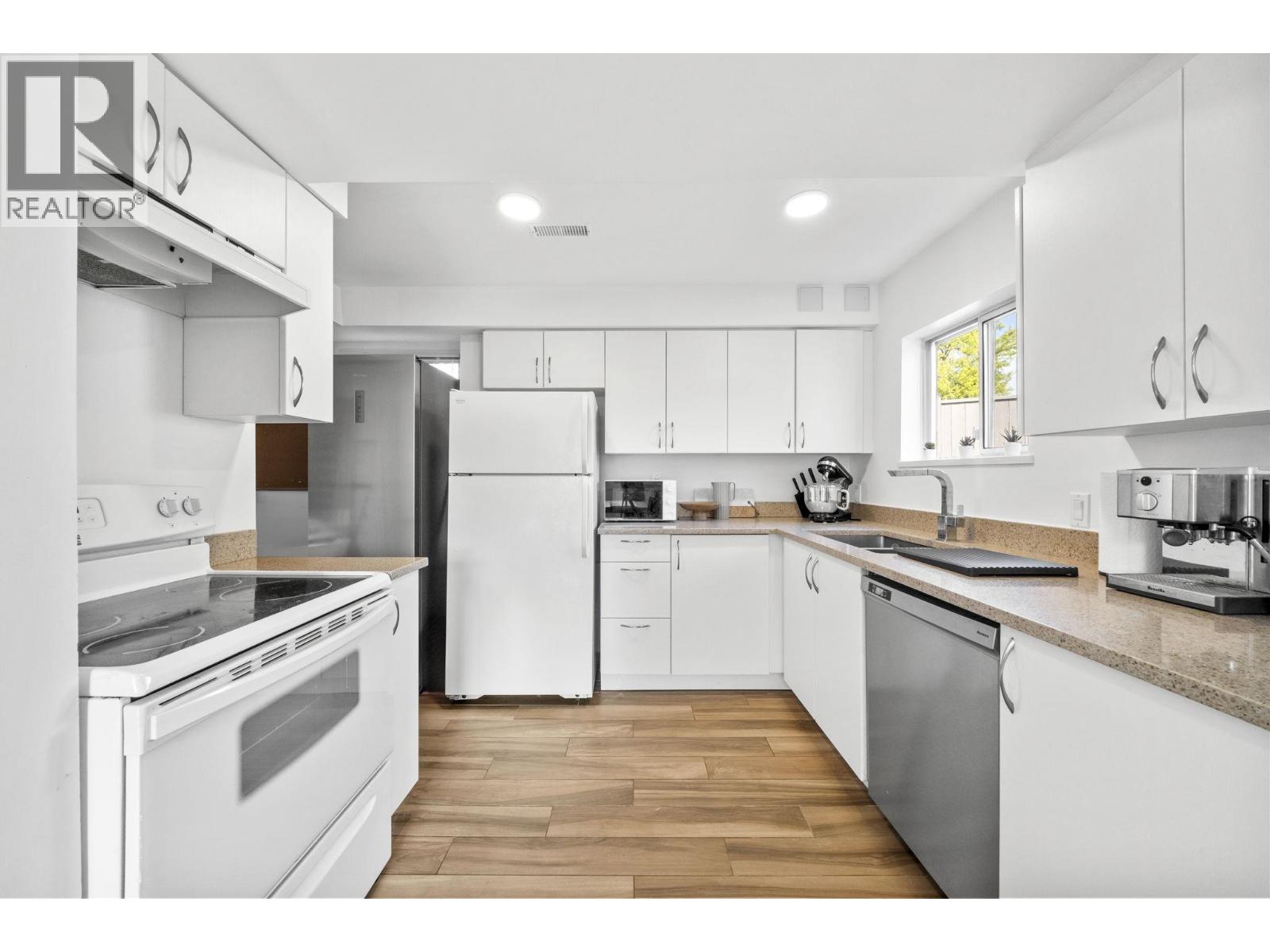 5111 Laurel Street, Burnaby, British Columbia  V5G 1M8 - Photo 25 - R3114303