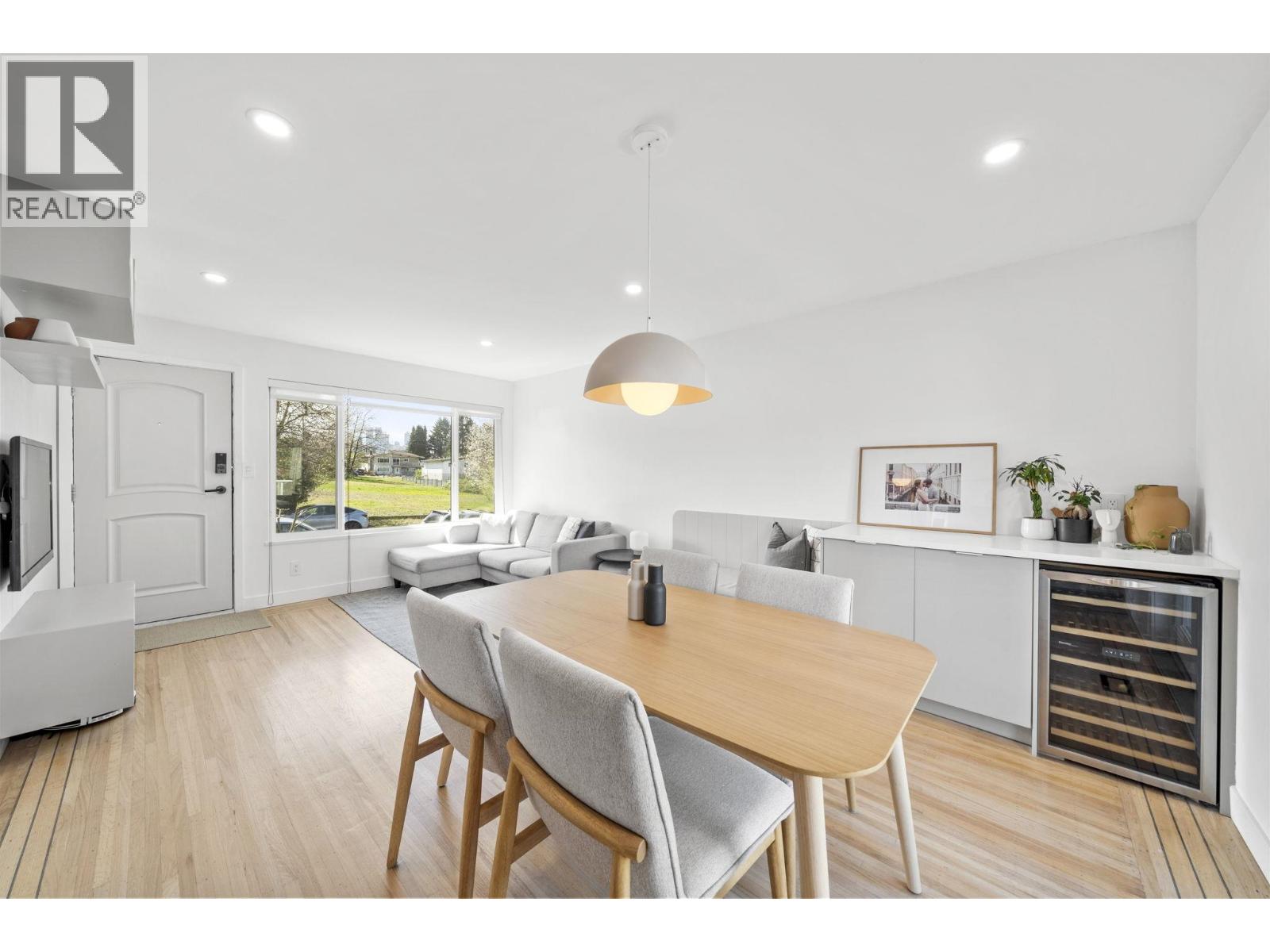 5111 Laurel Street, Burnaby, British Columbia  V5G 1M8 - Photo 3 - R3114303