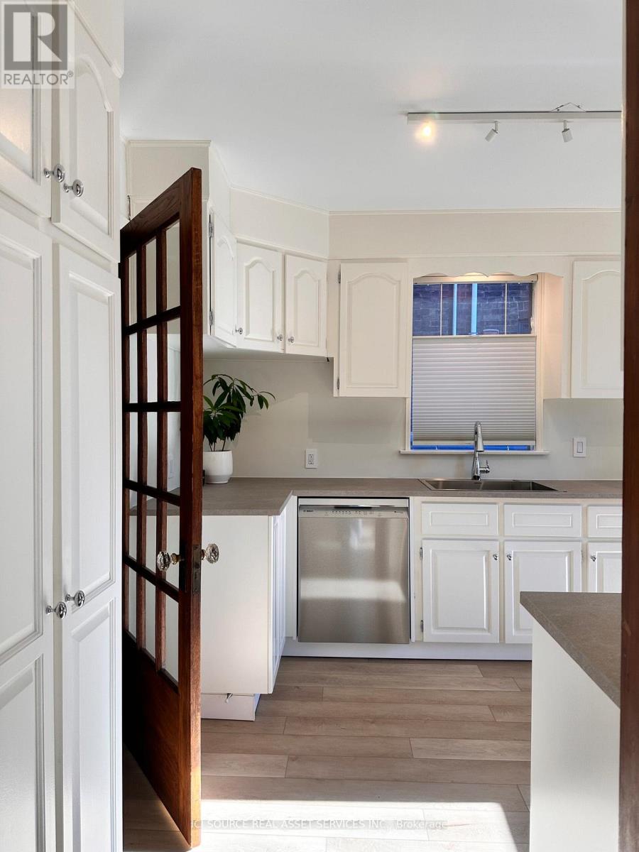 32 Alhambra Avenue, Toronto, Ontario  M6R 2S5 - Photo 7 - W13023424