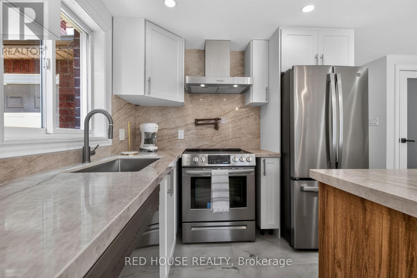 283 Dunsmore Lane, Barrie, Ontario  L4M 7A7 - Photo 18 - S13027650