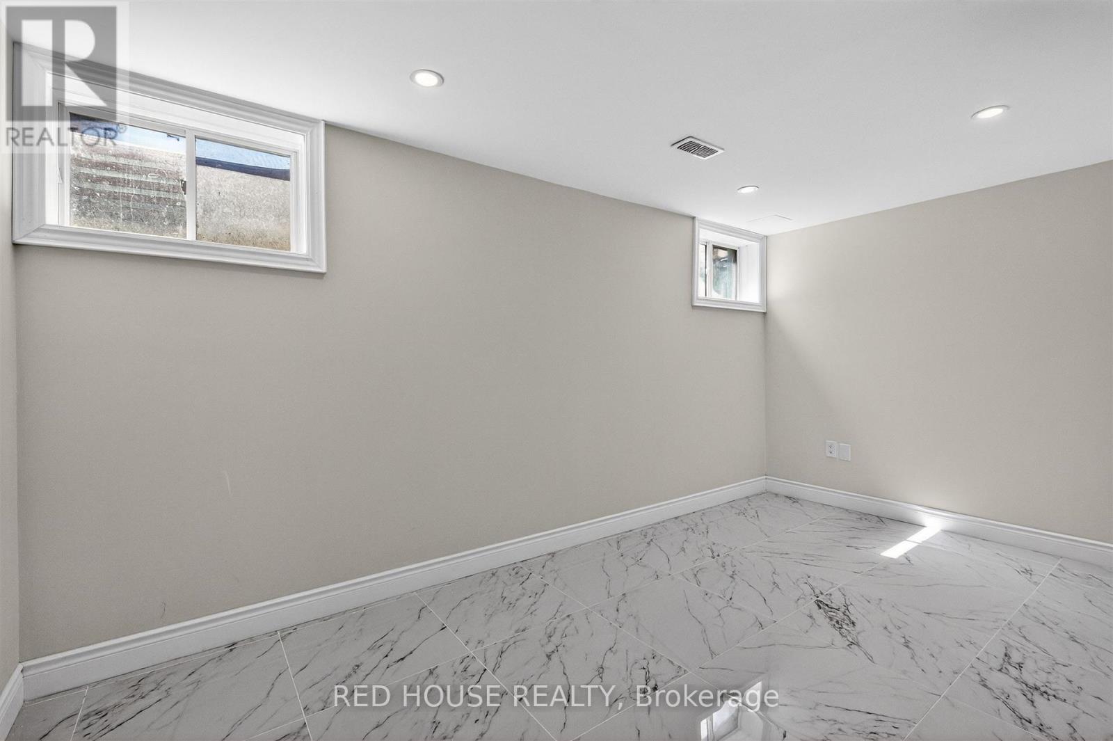 283 Dunsmore Lane, Barrie, Ontario  L4M 7A7 - Photo 32 - S13027650