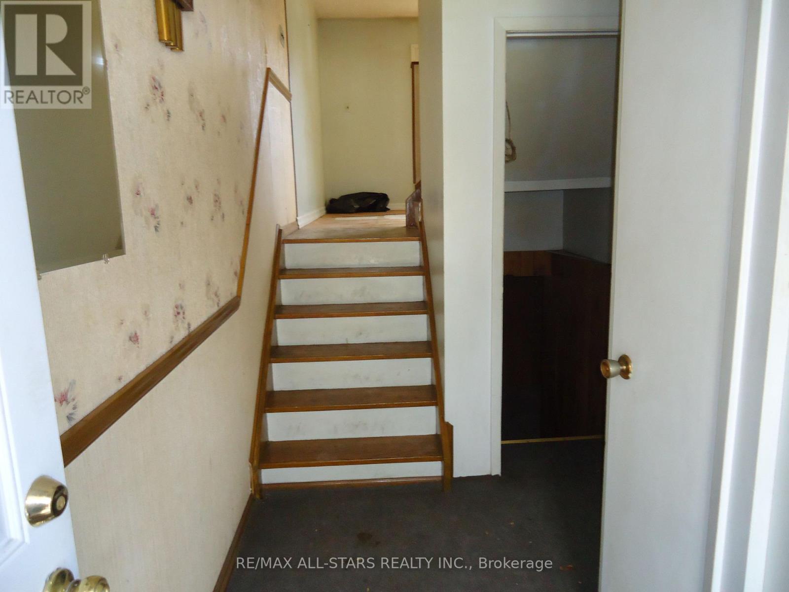 61 Eden Park Drive, Brampton (Southgate), Ontario  L6T 3A5 - Photo 4 - W13027602