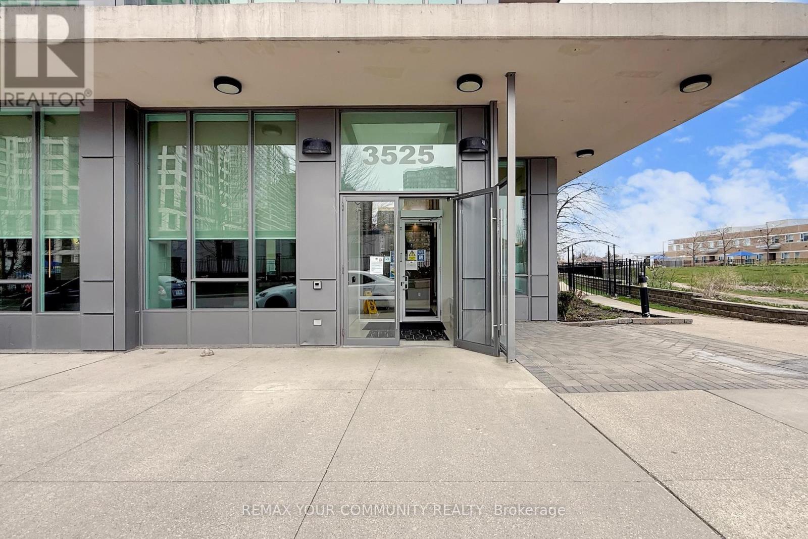 316 - 3525 Kariya Drive, Mississauga, Ontario  L5B 0C2 - Photo 2 - W13027606