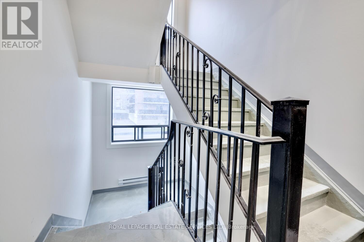 303 - 20 Duke Street, Hamilton, Ontario  L8P 1X1 - Photo 3 - X13027644