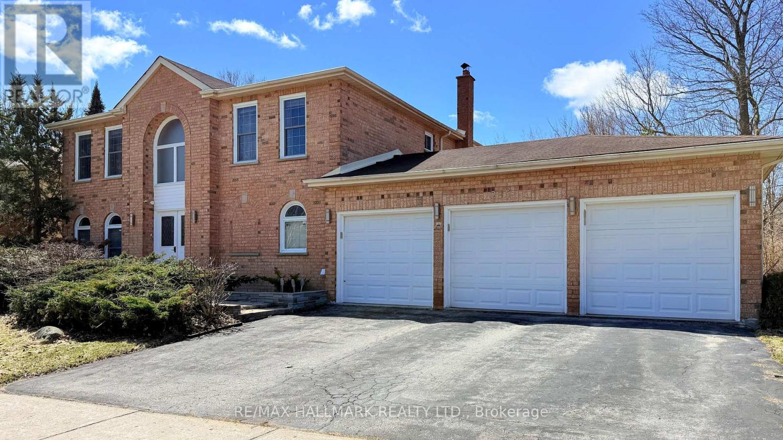 235 Kemano Road, Aurora, Ontario  L4G 5Z1 - Photo 2 - N12963760