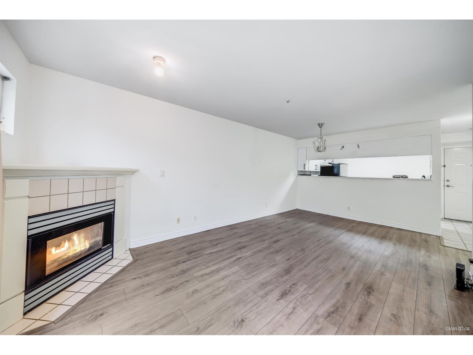 C302 9848 Whalley Boulevard, Surrey, British Columbia  V3T 5S8 - Photo 2 - R3113878