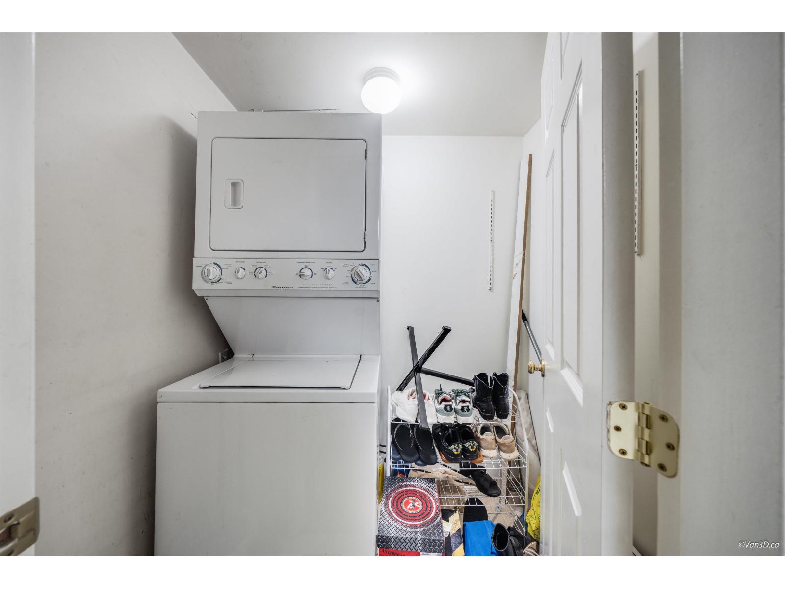 C302 9848 Whalley Boulevard, Surrey, British Columbia  V3T 5S8 - Photo 9 - R3113878