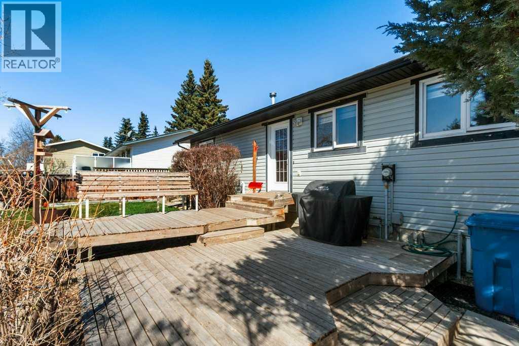 1417 Mccrimmon Drive, Carstairs, Alberta  T0M 0N0 - Photo 3 - A2290241