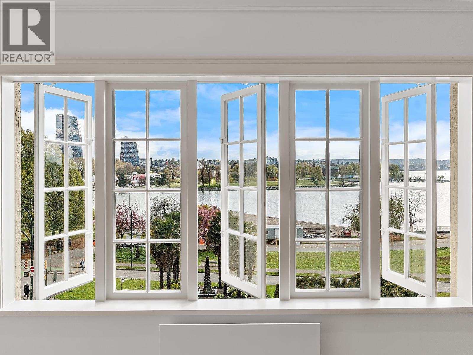 306 1311 Beach Avenue, Vancouver, British Columbia  V6E 1V6 - Photo 1 - R3113930