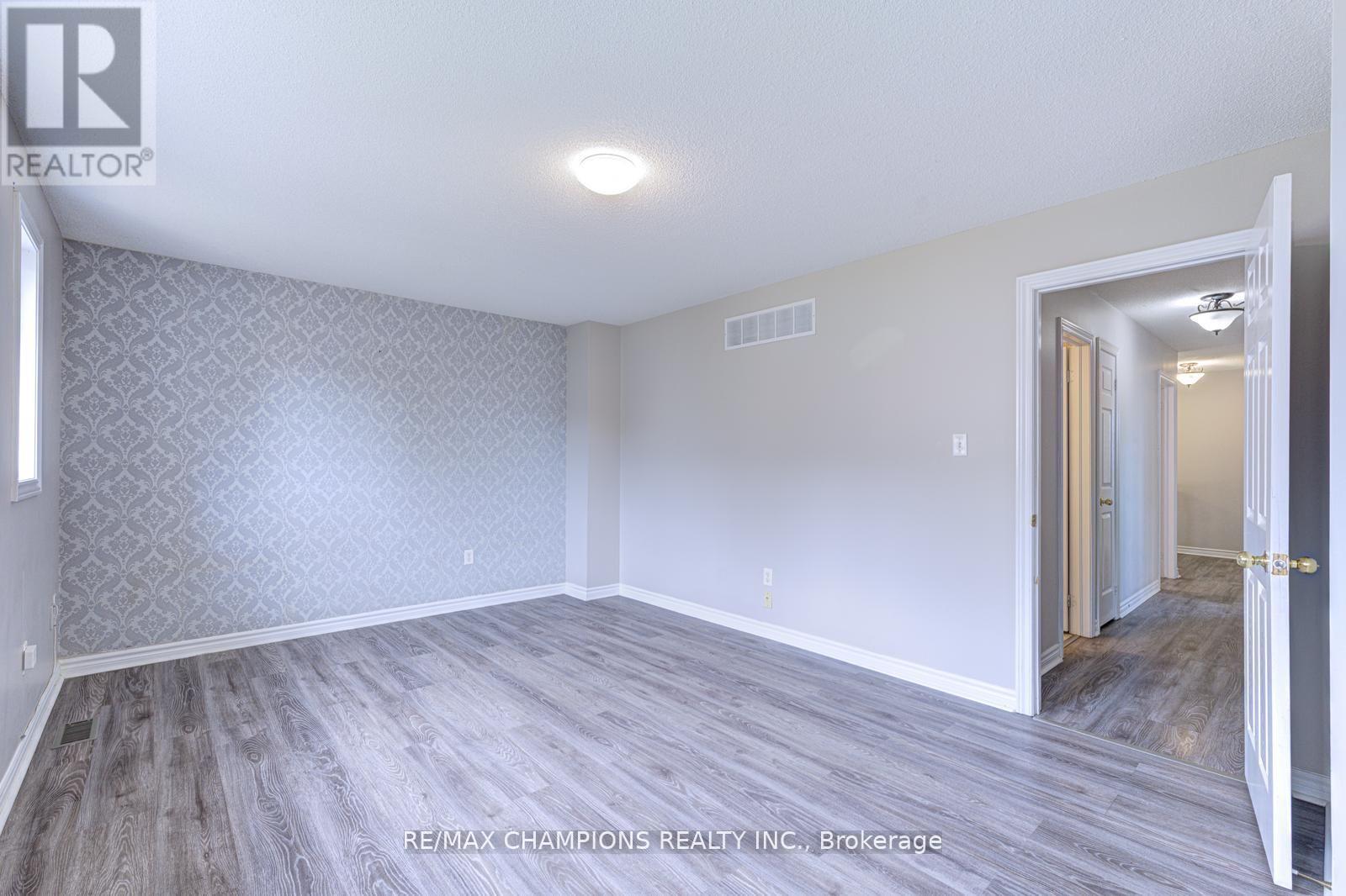 20 Bell Street, Barrie, Ontario  L4N 0J2 - Photo 27 - S13024880