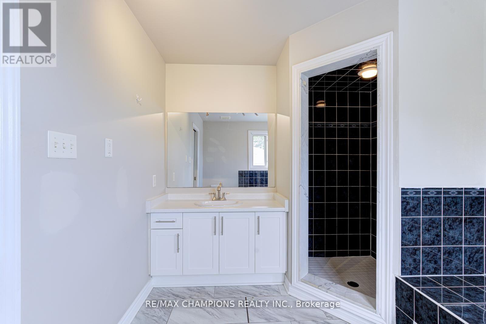 20 Bell Street, Barrie, Ontario  L4N 0J2 - Photo 30 - S13024880