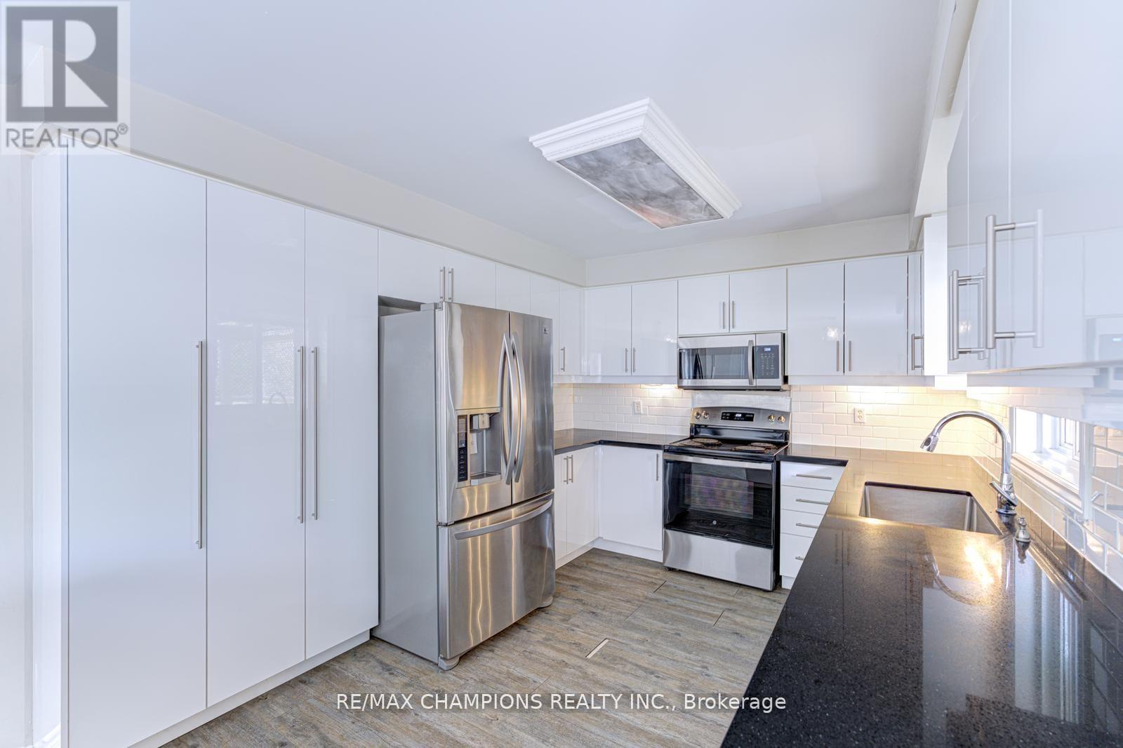 20 Bell Street, Barrie, Ontario  L4N 0J2 - Photo 18 - S13024880