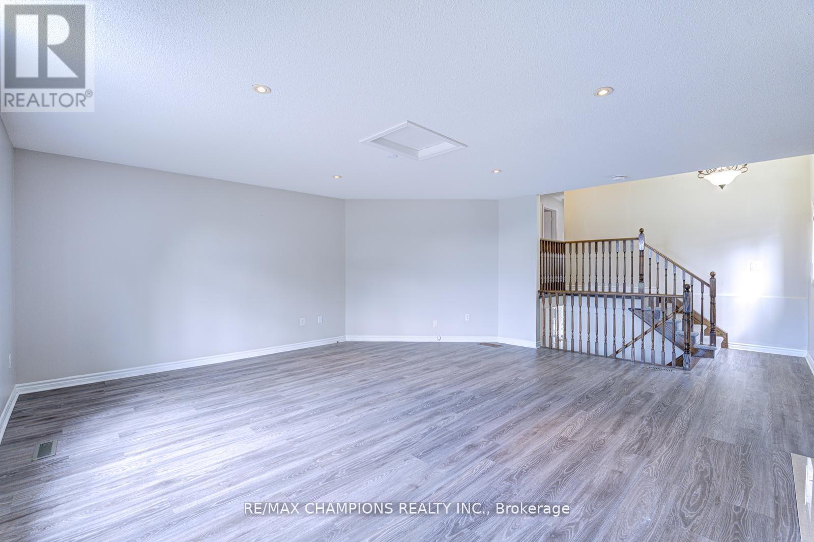 20 Bell Street, Barrie, Ontario  L4N 0J2 - Photo 22 - S13024880